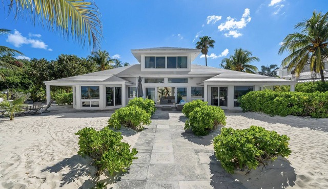 Perfect Beachfront House in Nassau