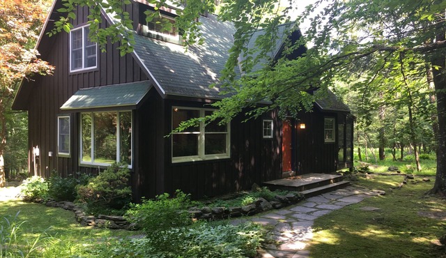 Pet Friendly Cabin Doh-Ray up @ 1500 ft in Shady