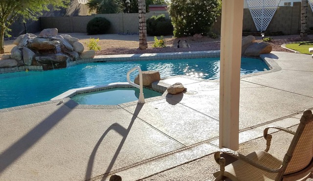 Private Heated Pool & Spa - Putting Green - Huge Back Yard - Great Location in Chandler