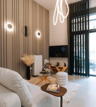 PYLOU Boutique Ground apartments near Attikon Hospital