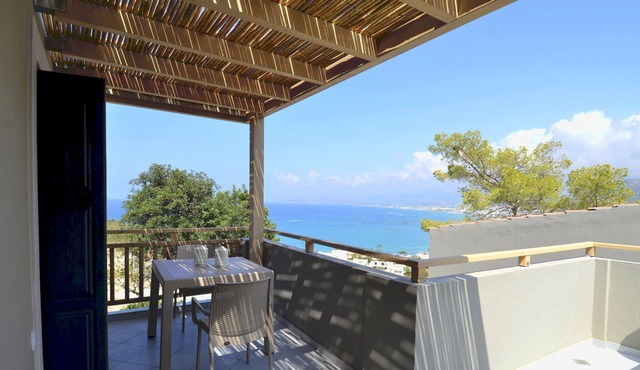 R 3013 Villa Eamon with Sea View, Sofa Bed & Soundproof Windows.