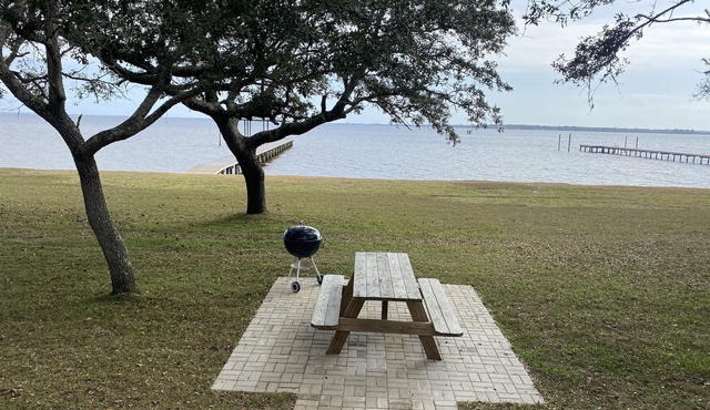Recently remodeled Waterfront Home W/Separate Guest House On Perdido Bay in Elberta