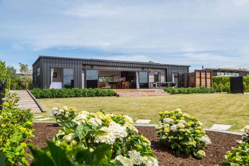 Relax on the Deck in Martinborough