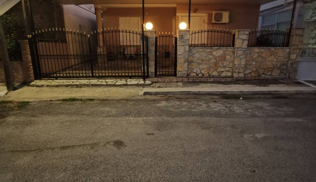 RENT HOUSE ROOMS KALAMATA