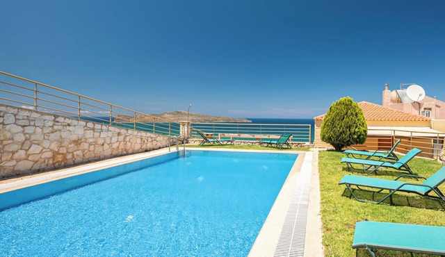 Reverie villa, a spacious villa with private pool and breathtaking sea view