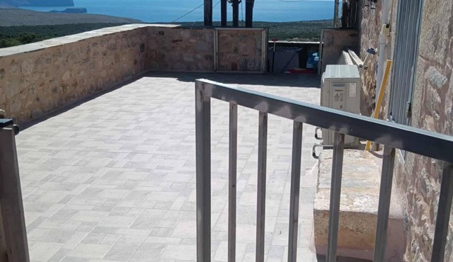 Rinio's Stone House – Authentic Mani Experience with Sea Views Built in 1896