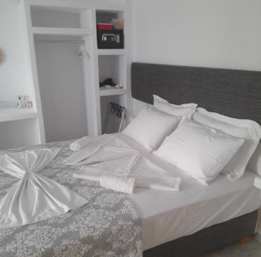 Sand rooms Antiparos