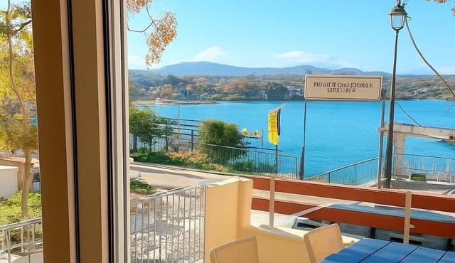 Sea Front 1 min walk to Shore Town House