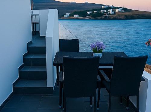 Seafront Theis Retreat - Loutra Seaview Bliss