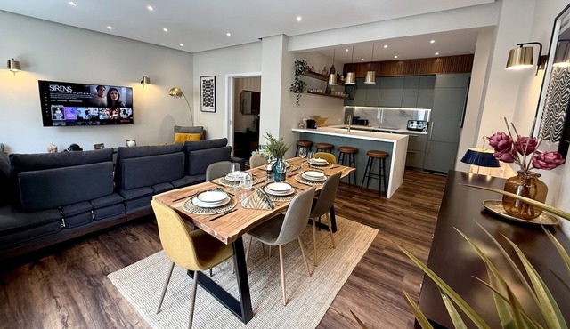 Siga-Siga Luxury Acropolis Apt