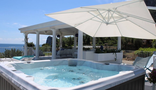 Small villa a stone's throw from the sea with breathtaking views in Marina del Cantone