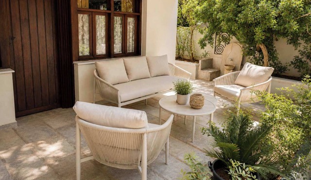 Spacious Cozy 2BR Apartment in Loutraki with Courtyard,BBQ & Parking near Beach
