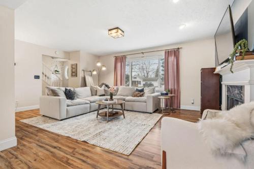 Spacious Northfield 4BR Escape near Cuyahoga Valley in Northfield