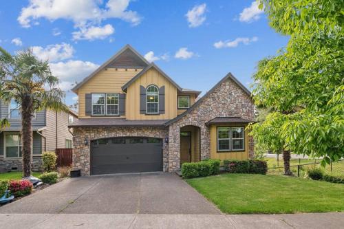 Spacious, Quiet, private, 5 BR Near Portland DT in Beaverton