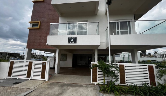 Spacious Top Floor Luxury 3-bedroom with AC and WiFi in enchanting Mysuru in Mysuru
