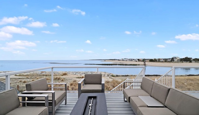 Spectacular Views New Waterfront Home, steps to the sand, in a sleepy beach town in Frederica