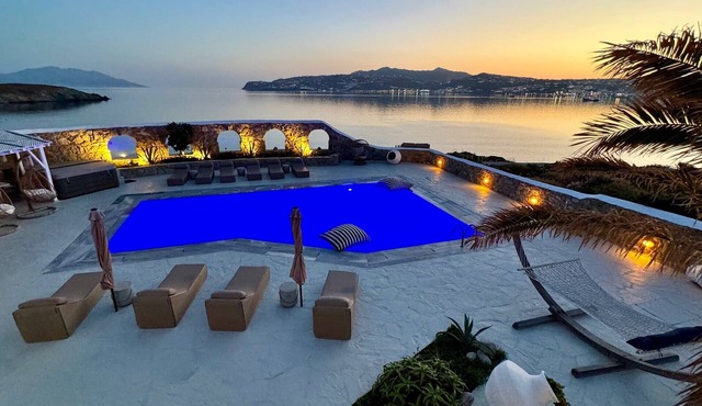 Stay Waterfront – Stunning 6-Bedroom Villa Annita with Pool