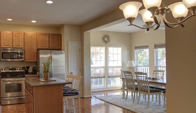 Steps to the pool 10 min to Bethany Beach, Water Views Kayaks & Free Activities Inc Golf @ Bear Trap in Millville