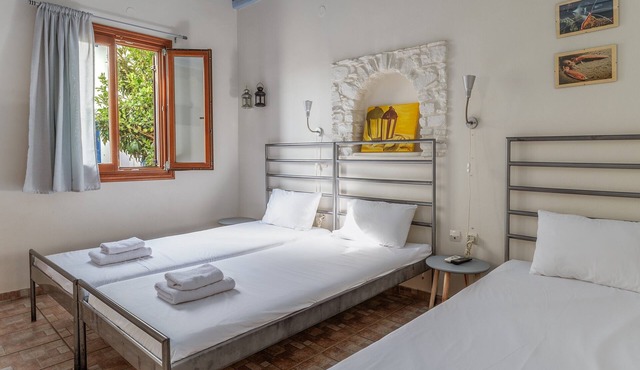 Studio Apartment 'En Tino 2' with Shared Terrace, Wi-Fi and Air Conditioning