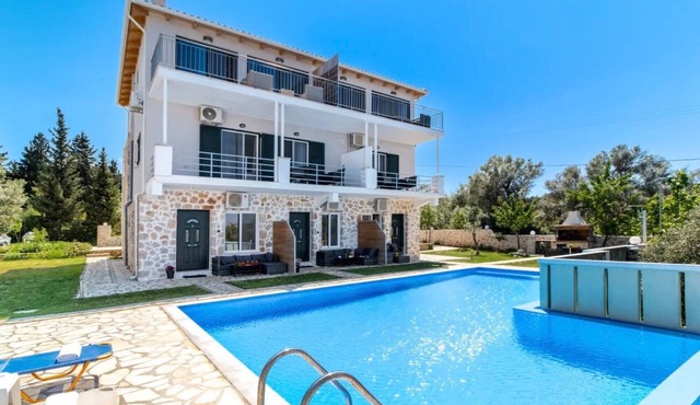 Studio Apartment 'Groundfloor 2' with Sea View, Wi-Fi and Air Conditioning