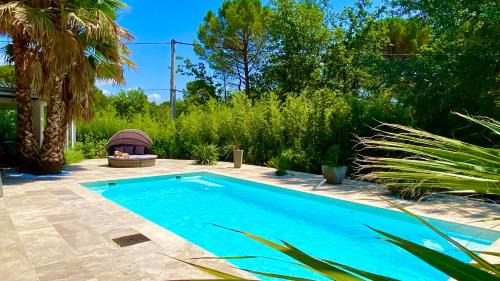 studio indépendant dans villa avec piscine jacuzzi in Vidauban