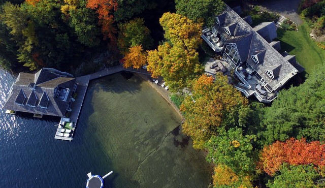Stunning 6 brdm, 7 bath cottage on Lake Joe! Sand Beach! Boathouse! Has it All! in MacTier