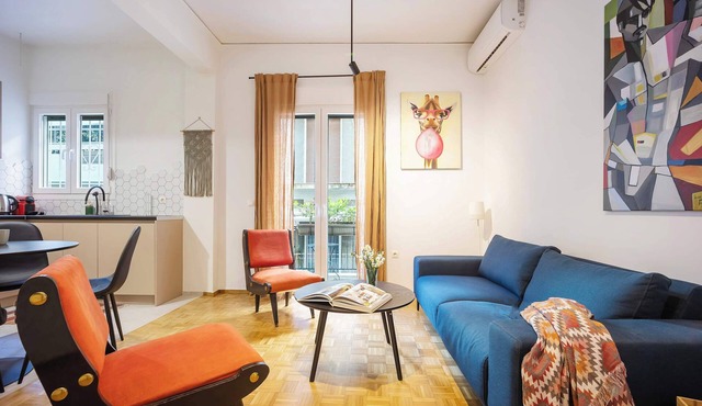 Stylish Apartment in Thissio | Dedicated Workspace