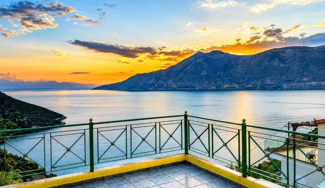 Suite Sunset - Overlooking the Sea in Ag Vasilios