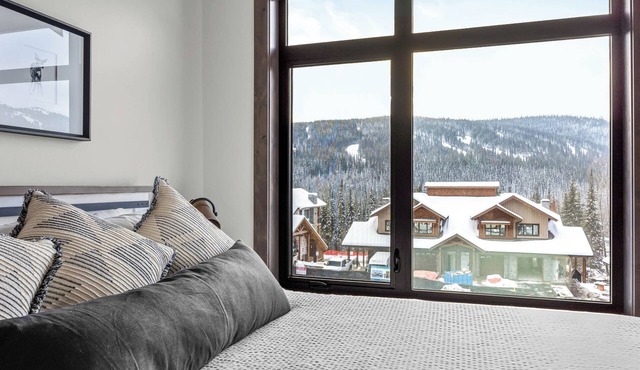 Switchback Creek Townhouse 2 in Sun Peaks