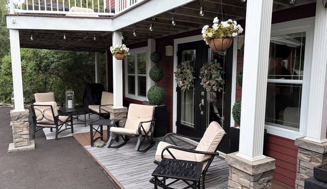 The Beaverpond Getaway. Your Home Away From Home in Brigus