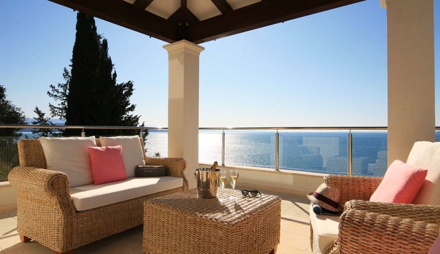 The Light House - Three Bedroom Villa, Sleeps 6