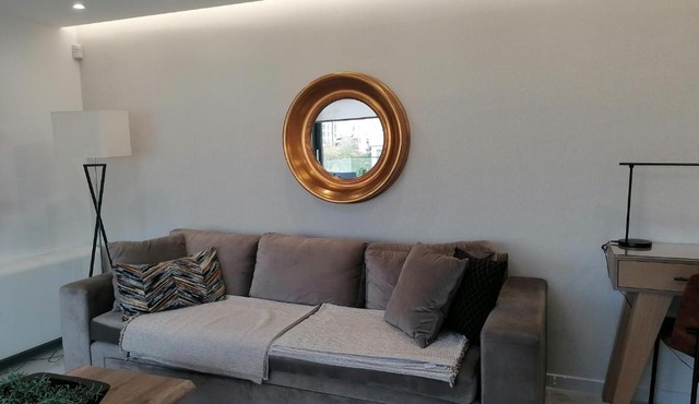 The Lop Athens Holidays Luxury Suites