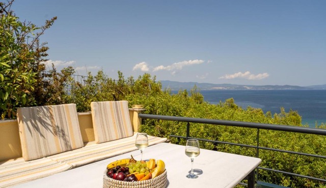 THEA MARE villa