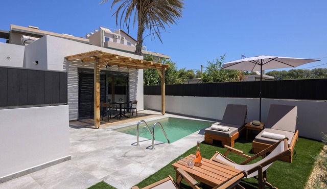 Tropical Suite 4 Private Plunge Pool 3 pax