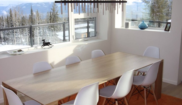 Unparalleled Modern Luxury with Panoramic Mountain Views 4Br/3.5Ba in Golden