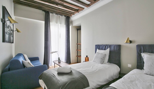 Urban Flat 70 B - Authentic Parisian Flat in París