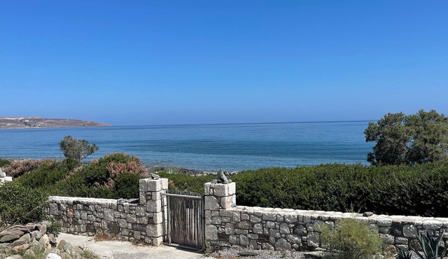 Vacation home directly on the Cretan sea quiet, close to nature, pet-friendly