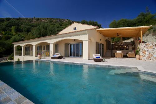 Villa Asteri, Old Skala - Secluded Location - Panoramic Sea Views - Infinity Pool