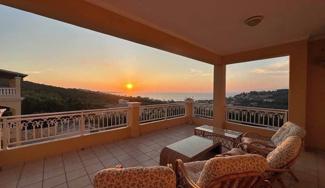Villa Avra Arillas : Seaview, sunset and very large private pool