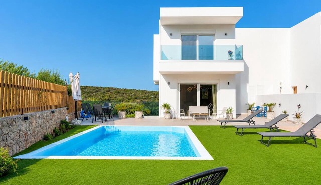 Villa Galini - Three Bedroom Villa, Sleeps 6