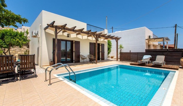 Villa Henry Darmarohori