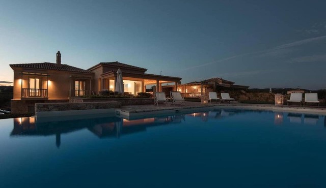 Villa in Peloponnese with Beach & Pool