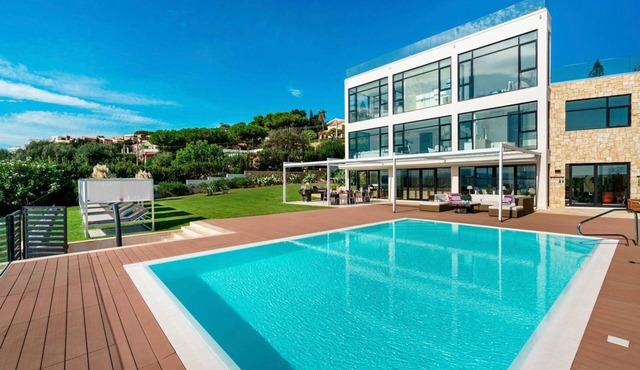 Villa Incanto - Four Bedroom Villa, Sleeps 8 in Plemmirio