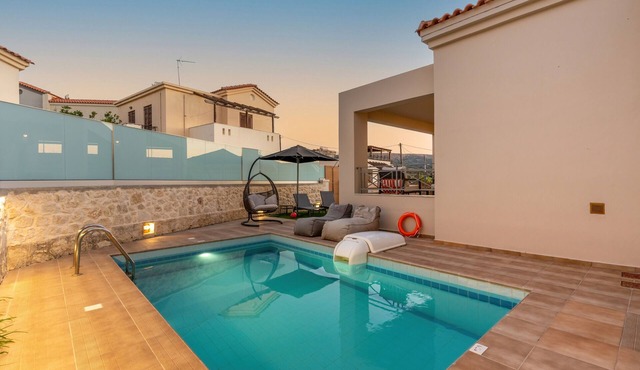Villa Ismini 3 bedrooms with pool , sea view and e-car charger