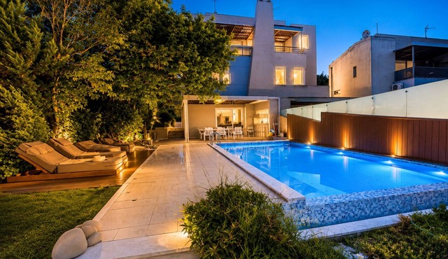Villa Magnifica Halkidiki - Private Pool, Elevator & Sea View
