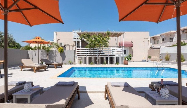 Villa Remezzo - Eight Bedroom Villa, Sleeps 18