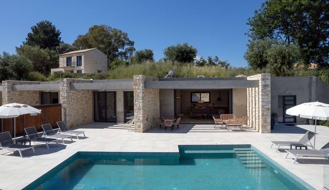 Villa Serapias - Modern villa with private pool, close to the seaside in Corfù, Greece