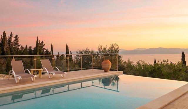 Villa Strati - Spacious Villa with Wonderful Sea Views near Gaios and Beach