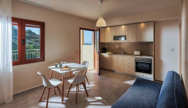 "Votsalo" deluxe studio - Studio apt/Sea view/Shared Pool/Sleeps 3