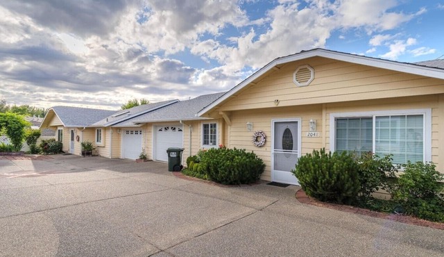 Warm and Inviting Peaceful, LazyBoy Recliner in Grants Pass